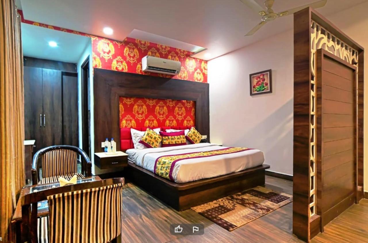 Hotel Royals Grand Galaxy Amritsar Exterior photo