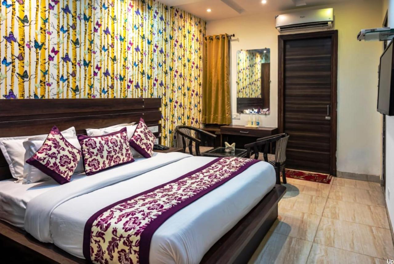 Hotel Royals Grand Galaxy Amritsar Exterior photo